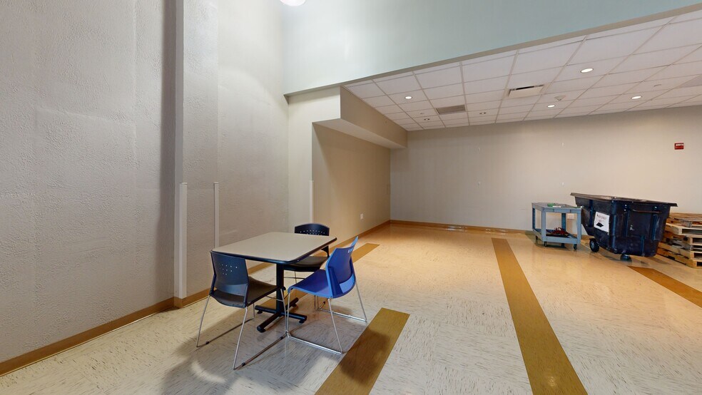 More Photos Of 3721 Tecport Dr, Harrisburg Office For Sale