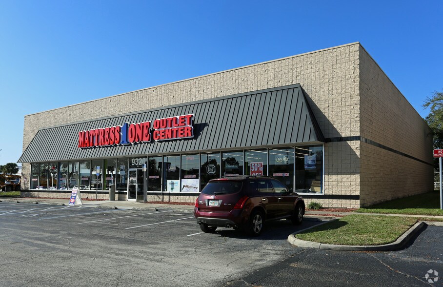 More Photos Of 9320 S Orange Blossom Trl, Orlando Storefront For Lease