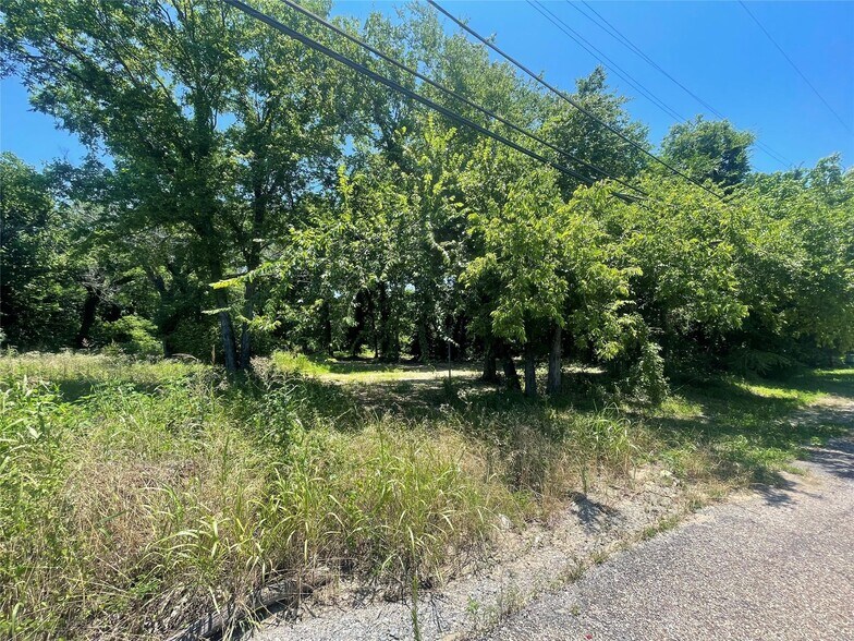 More Photos Of 910 N Houston Ave, Denison Land For Lease