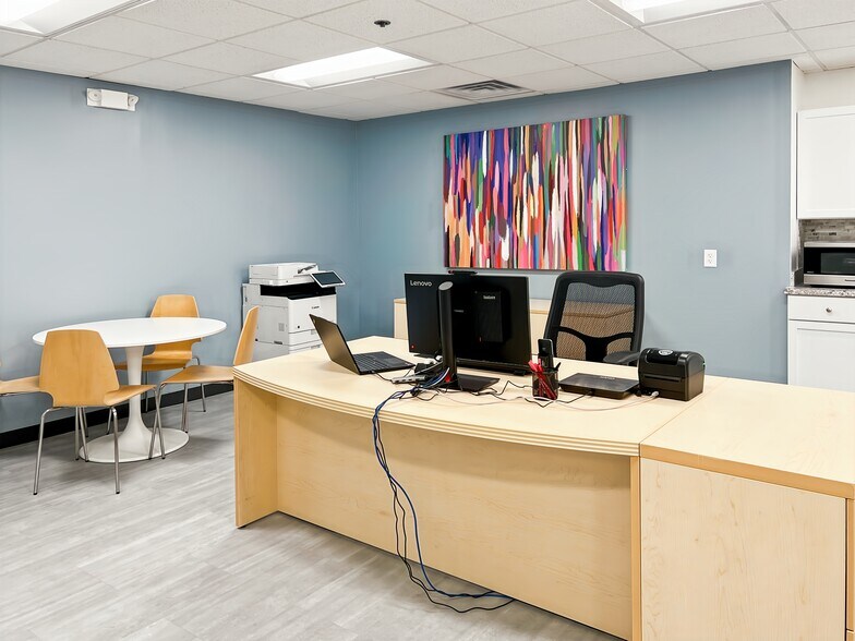 More Photos Of 1200 Valley West Dr, West Des Moines Coworking Space