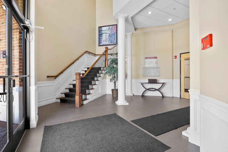More Photos Of 399 Albany Shaker Rd, Loudonville Freestanding For Lease