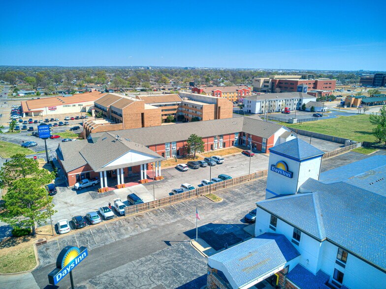 More Photos Of 3211 S 79th East Ave, Tulsa Apartments For Sale