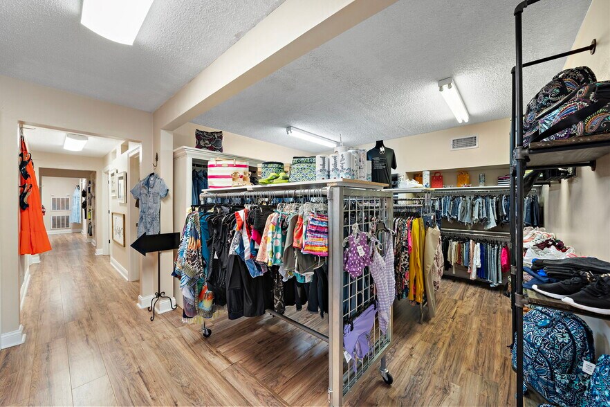 More Photos Of 13201 Highway 6, Santa Fe Office For Sale