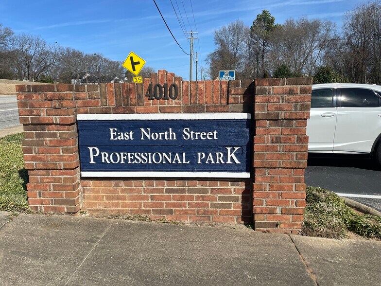 More Photos Of 4010 E North St, Greenville Office For Lease