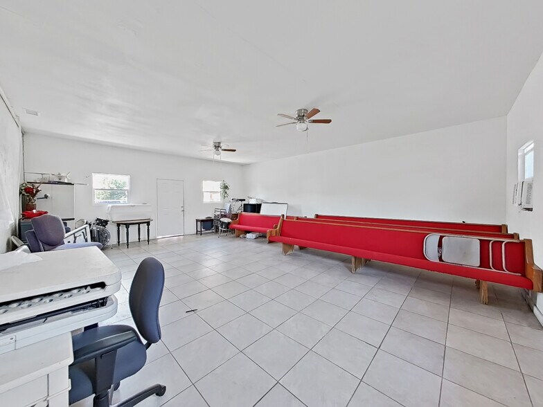 More Photos Of 3201 E Genessee St, Tampa Religious Facility For Sale