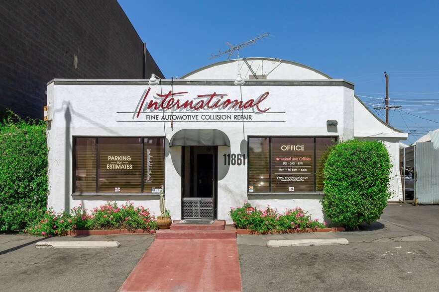 More Photos Of 11847-11861 Teale St, Culver City Manufacturing For Sale