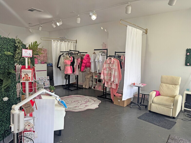 More Photos Of 620-624 McClelland Dr, Windsor Apartments For Sale