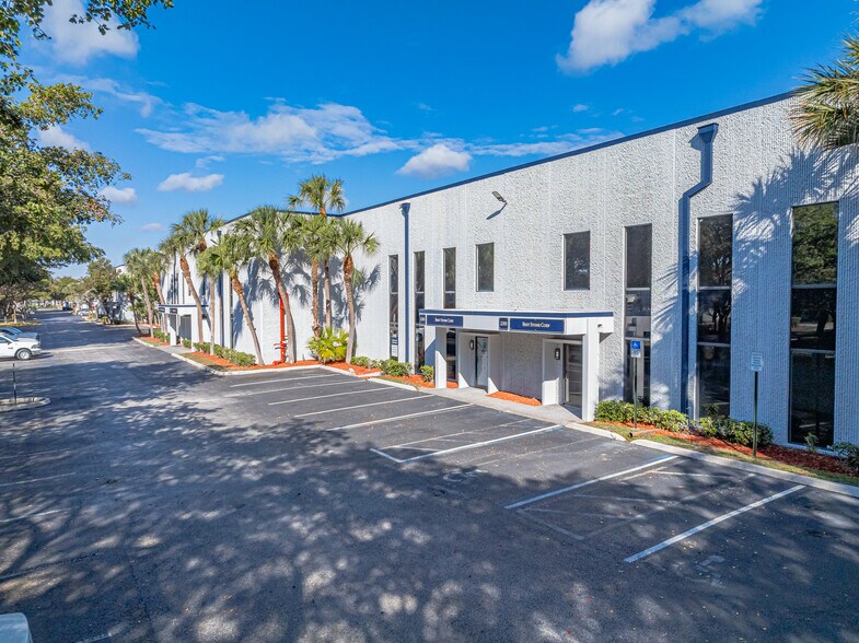 More Photos Of 2201 Nw 30th Pl, Pompano Beach Unknown For Lease