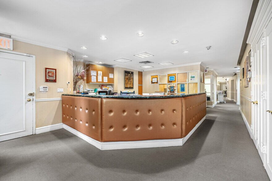 More Photos Of 400 E 57th St, New York Apartments For Lease