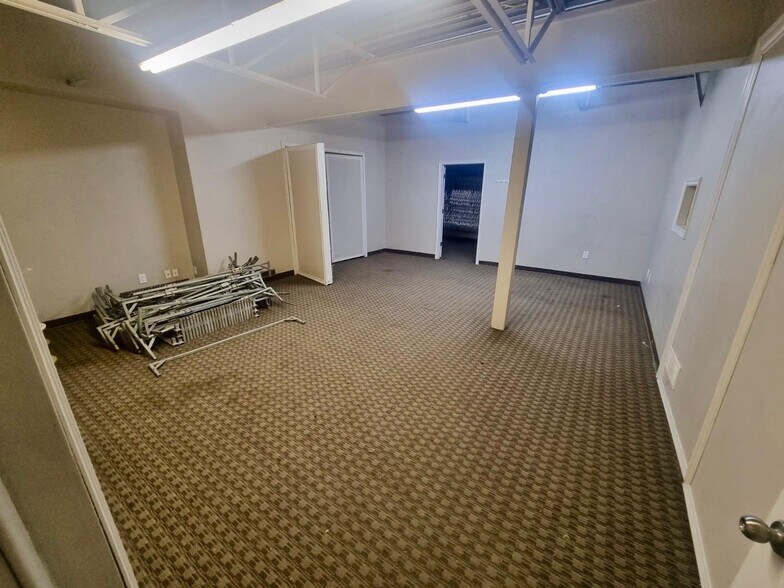 More Photos Of 52 129 Av NW, Edmonton Industrial For Lease