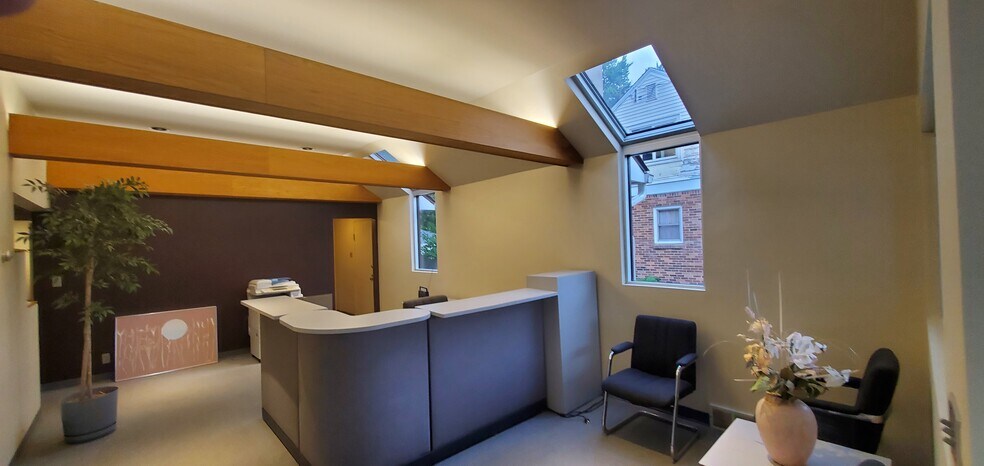 More Photos Of 3922 Seneca St, Buffalo Office For Lease