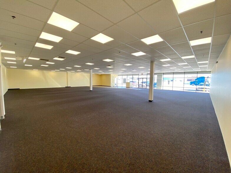 More Photos Of 1203 W Ferdon St, Litchfield Storefront For Lease