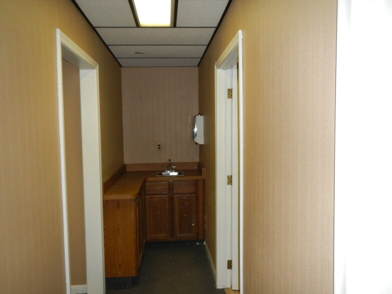 More Photos Of 2300 Edinburgh Rd, Waterford Industrial For Sale