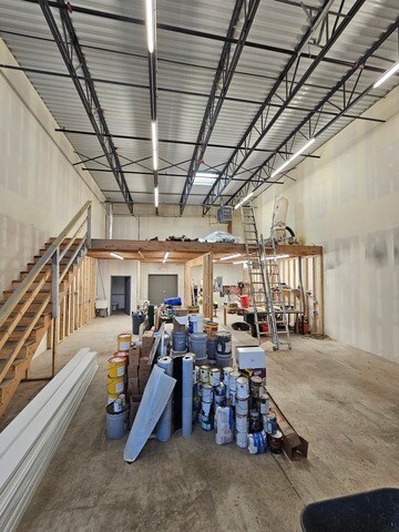 More Photos Of 2601 Beverly Dr, Aurora Light Manufacturing For Sale