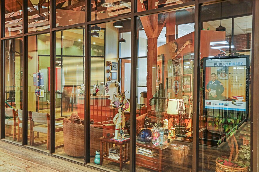 More Photos Of 445 W Weber Ave, Stockton Office For Lease