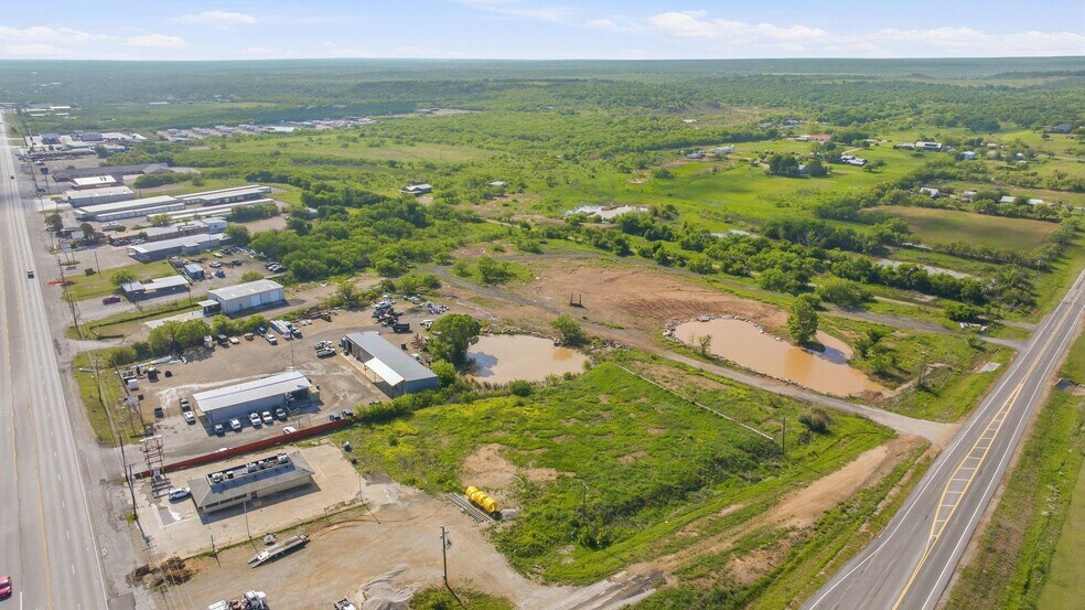More Photos Of 3429 W Walker St, Breckenridge Warehouse For Sale