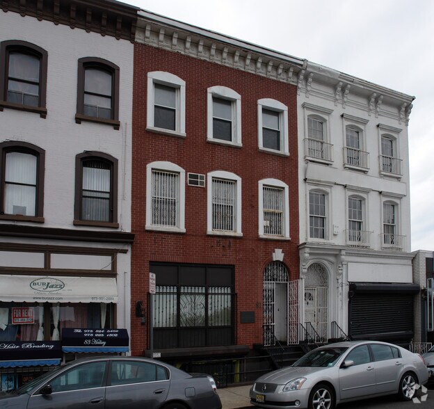 Primary Photo Of 81 Halsey St, Newark Apartments For Lease
