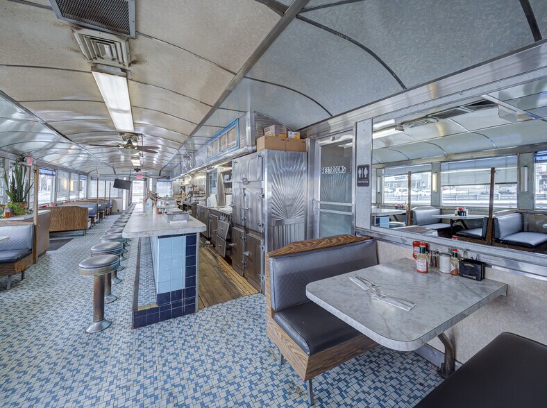 More Photos Of 464 State Rt 17, Hasbrouck Heights Restaurant For Sale