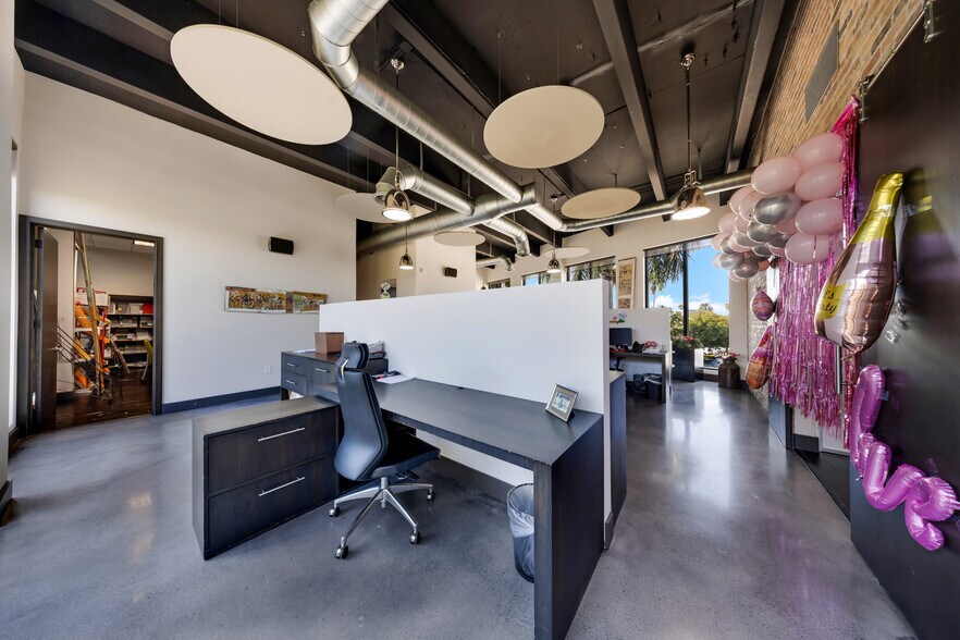 More Photos Of 17225 S Dixie Hwy, Palmetto Bay Storefront Retail Office For Lease