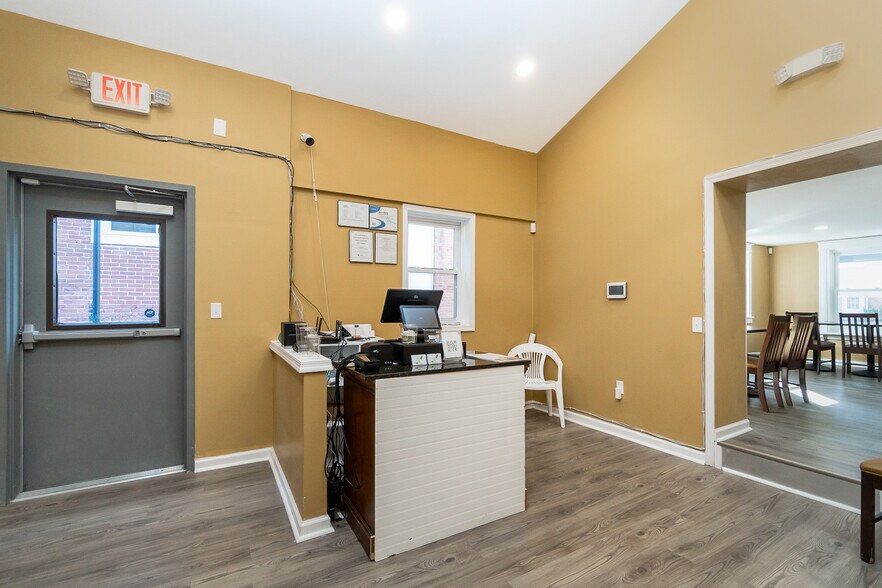 More Photos Of 474 W Main St, Kutztown Storefront Retail Residential For Sale