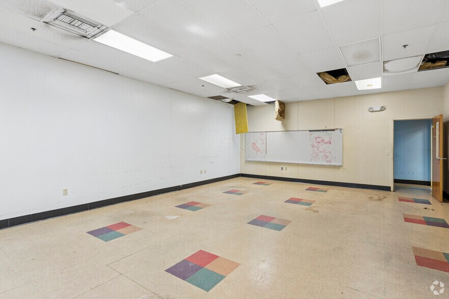 More Photos Of 3806 N Main St, Columbia Schools For Sale