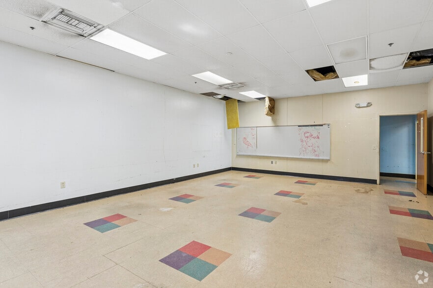 More Photos Of 3806 N Main St, Columbia Schools For Sale