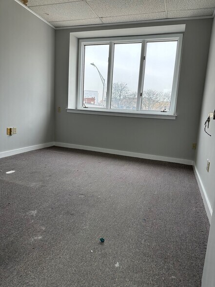 More Photos Of 10-14 Main St, Norwalk Storefront Retail Office For Lease