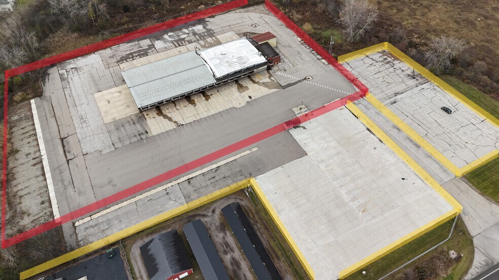 More Photos Of 11740 Dixie Hwy, Birch Run Truck Terminal For Lease