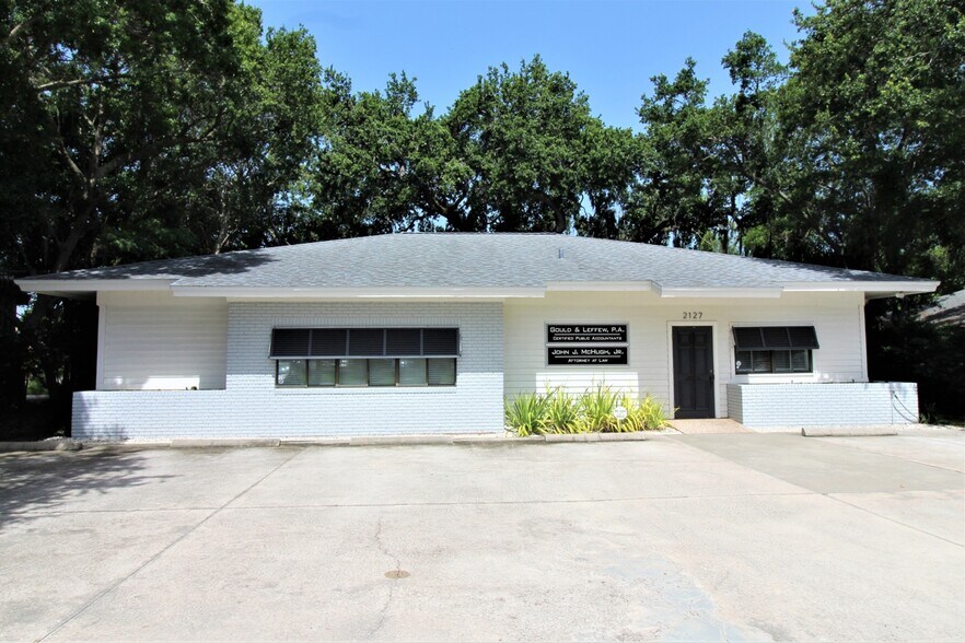 More Photos Of 2127 10th Ave, Vero Beach Office Residential For Sale