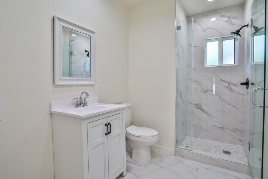 More Photos Of 2111 Scott Rd, Burbank Apartments For Sale