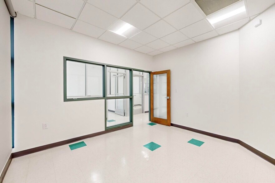 More Photos Of 6410 Gibson Blvd SE, Albuquerque Bank For Sale