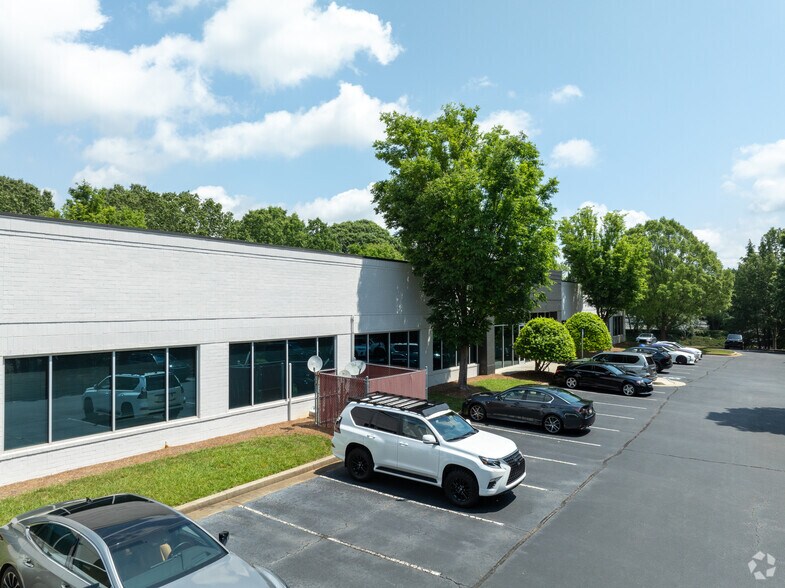 More Photos Of 11560 Great Oaks Way, Alpharetta Unknown For Lease