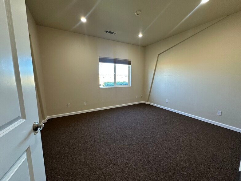 More Photos Of 24400 Old 44 Dr, Millville Flex For Sale