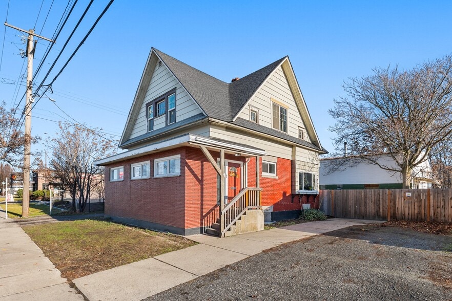 Primary Photo Of 2012 N Ruby St, Spokane Freestanding For Sale