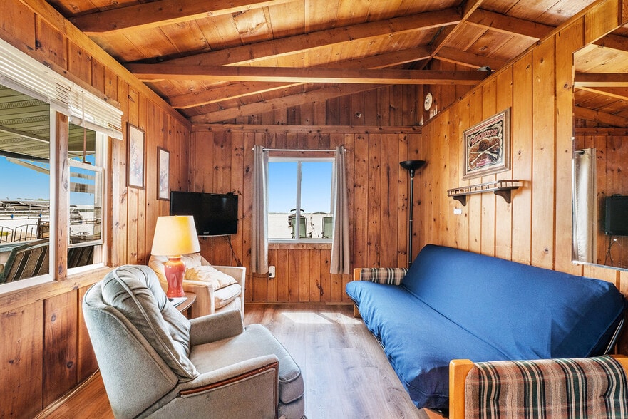 More Photos Of 10392 Houghton Lake dr, Houghton Lake Specialty For Sale