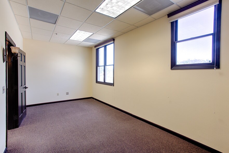 More Photos Of 41911 5th St, Temecula Office For Lease