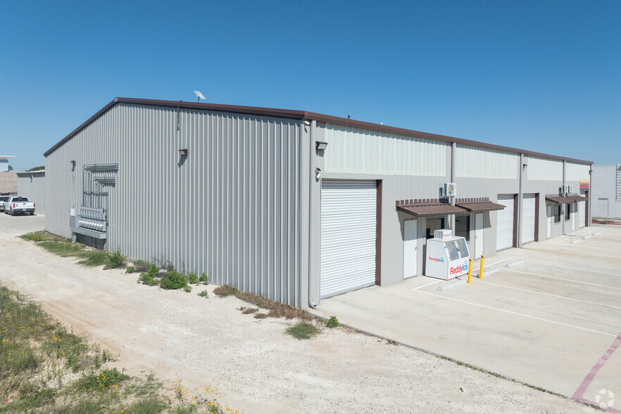 Primary Photo Of 2910 N Mason Rd, Katy Warehouse For Lease