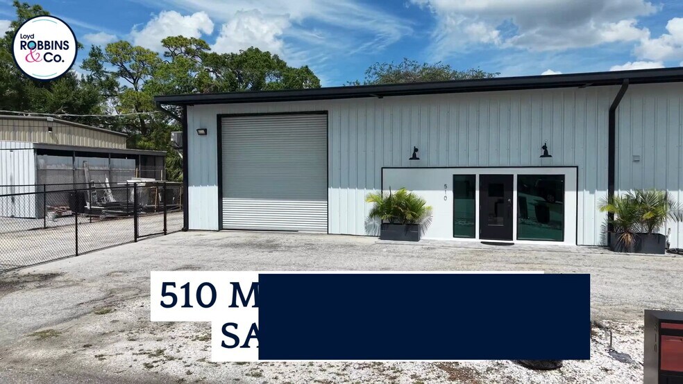 Primary Photo Of 510 Mango Ave, Sarasota Flex For Lease