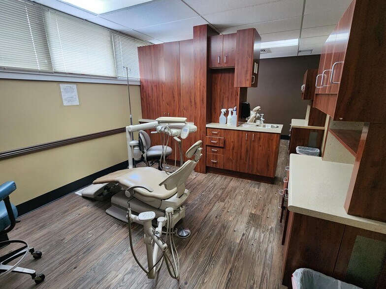 More Photos Of 1930 S Federal Blvd, Denver Medical For Sale