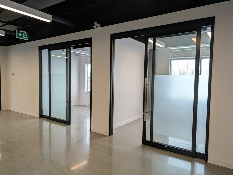 More Photos Of 4100-4120 Strandherd Dr, Ottawa Storefront Retail Office For Lease