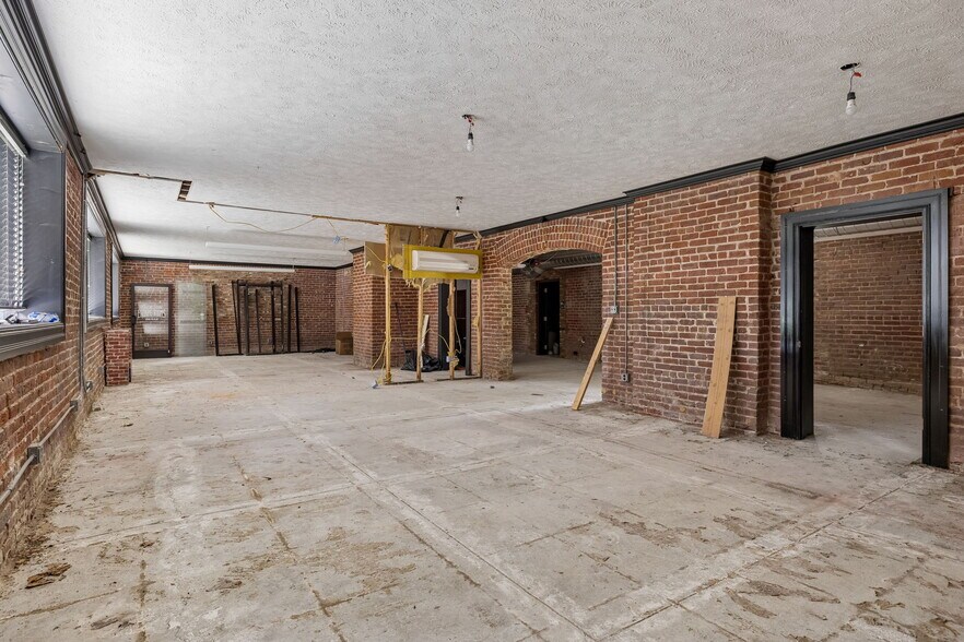 More Photos Of 217 E Deadrick St, Jackson Apartments For Sale