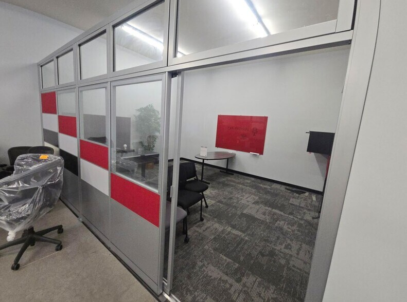More Photos Of 1261 W Main St, Sun Prairie Office For Lease
