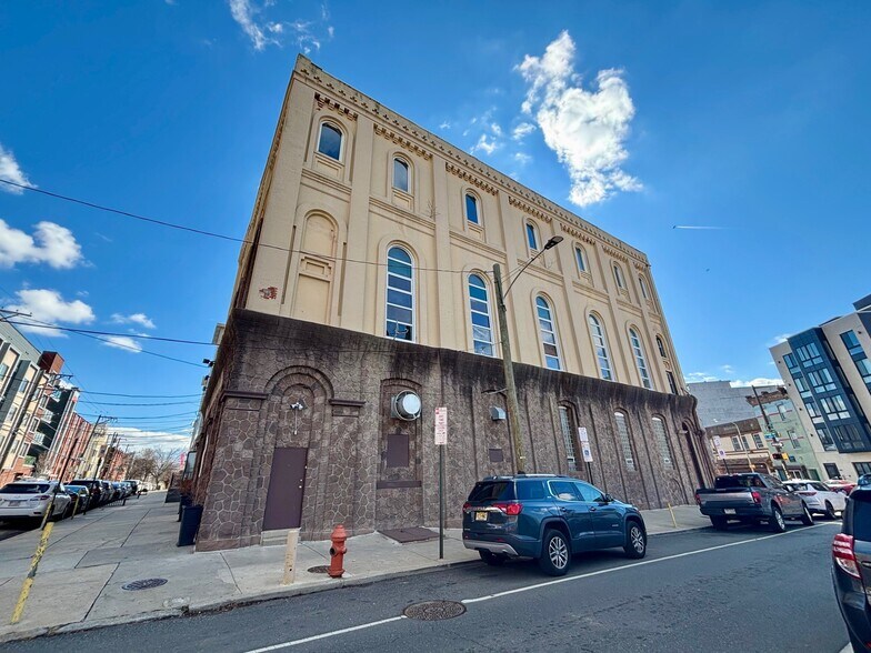 More Photos Of 1632 Poplar St, Philadelphia Religious Facility For Sale
