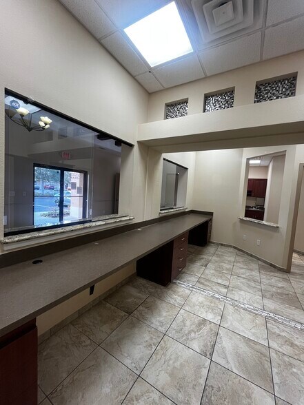 More Photos Of 2320 North Blvd W, Davenport Medical For Lease