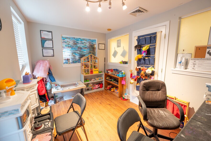 More Photos Of 20 Washington St, Ballston Spa Storefront Retail Office For Sale