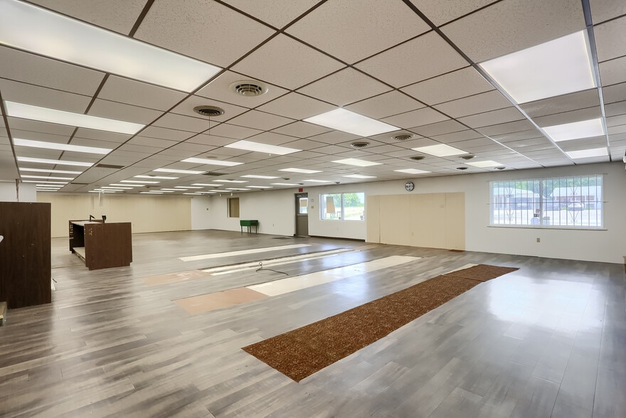 More Photos Of 708-708 Ekastown Rd, Sarver Storefront Retail Office For Sale