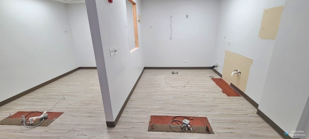 More Photos Of 26W285 Geneva Rd, Wheaton General Retail For Lease