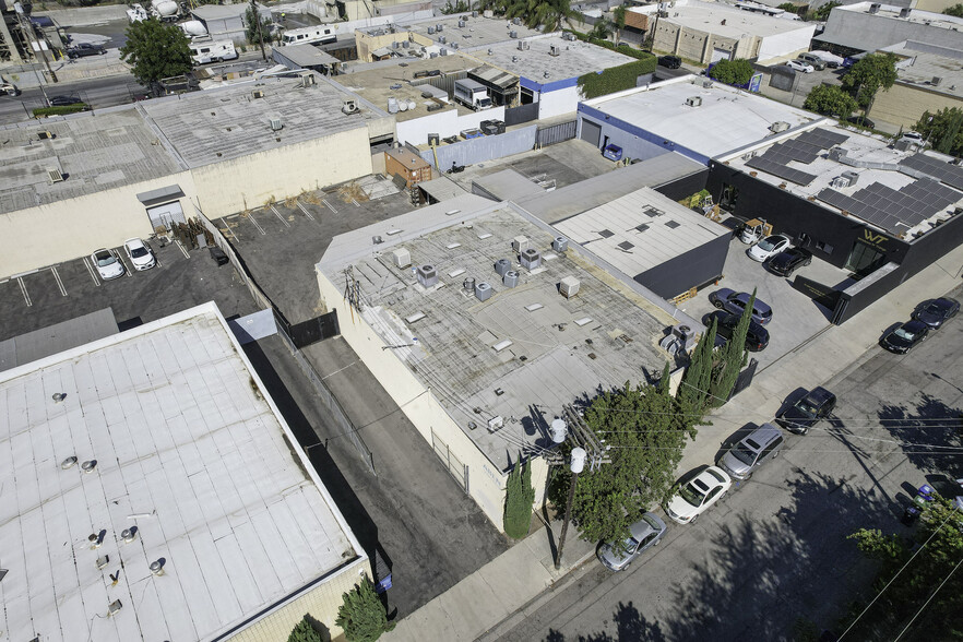 More Photos Of 6943 Eton Ave, Canoga Park Manufacturing For Lease