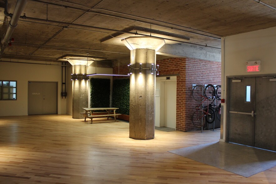 More Photos Of 400 Av Atlantic, Montréal Office For Lease