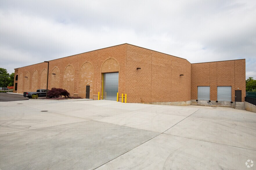 More Photos Of 175 Knickerbocker Ave, Bohemia Manufacturing For Lease